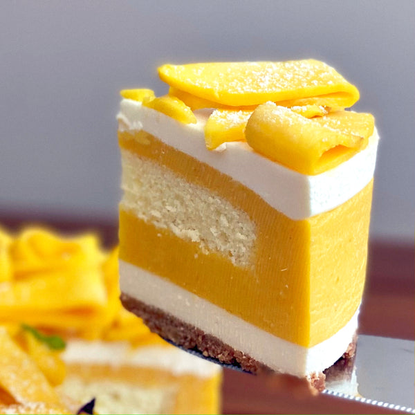Furoshiki Cake Wrapping | siliancakery.ca